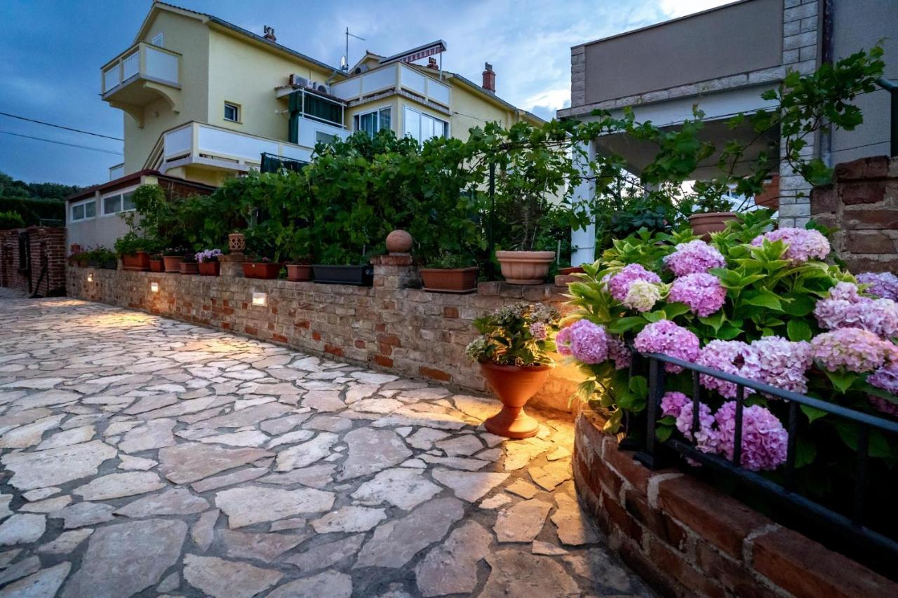 Grguric Apartments Palit Экстерьер фото