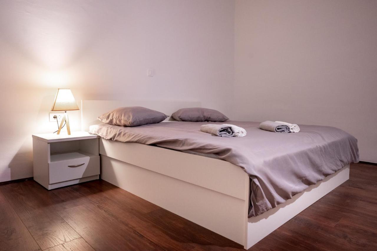 Grguric Apartments Palit Экстерьер фото